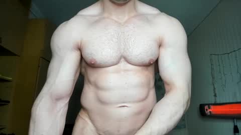 Snapshot of sweetmuscles_boy chatting on January 24, 5:21 am Lorenzo online show from January 24, 5:21 am