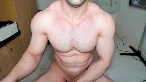 Snapshot of sweetmuscles_boy chatting on January 28, 1:16 pm Lorenzo online show from January 28, 1:16 pm