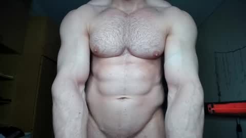 Snapshot of sweetmuscles_boy chatting on February 8, 6:54 am Lorenzo online show from February 8, 6:54 am