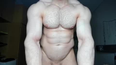 Snapshot of sweetmuscles_boy chatting on February 9, 6:33 am Lorenzo online show from February 9, 6:33 am