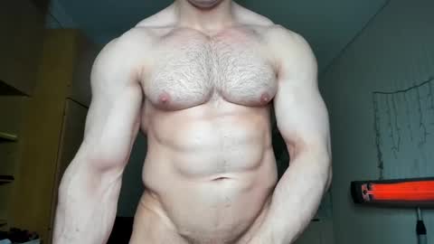 Snapshot of sweetmuscles_boy chatting on February 10, 4:36 pm Lorenzo online show from February 10, 4:36 pm