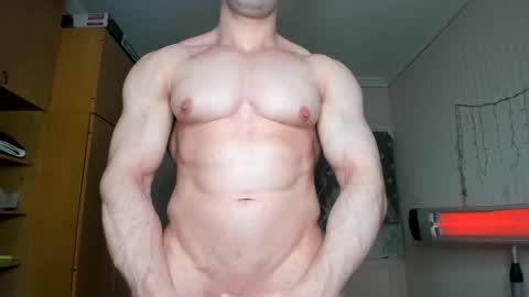 Snapshot of sweetmuscles_boy chatting on March 4, 1:59 pm Lorenzo online show from March 4, 1:59 pm