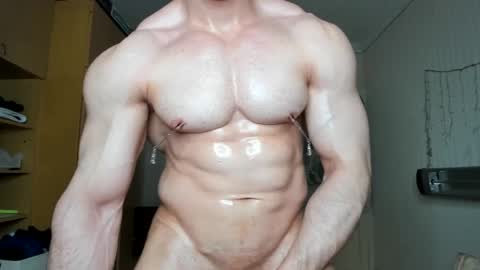 Snapshot of sweetmuscles_boy chatting on March 8, 8:33 am Lorenzo online show from March 8, 8:33 am