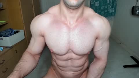 Snapshot of sweetmuscles_boy chatting on March 10, 4:49 am Lorenzo online show from March 10, 4:49 am