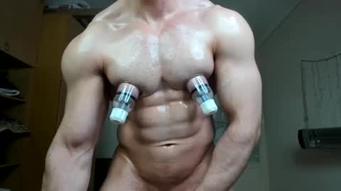 Snapshot of sweetmuscles_boy chatting on September 28, 7:03 am Lorenzo online show from September 28, 7:03 am