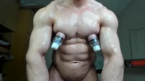 Snapshot of sweetmuscles_boy chatting on October 22, 2:39 pm Lorenzo online show from October 22, 2:39 pm