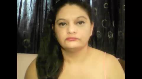 Snapshot of sweetness_angel chatting on November 29, 9:01 am Trisha angel online show from November 29, 9:01 am