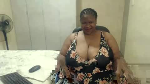 Snapshot of sweetnoziexxx chatting on December 5, 2:55 pm sweetnoziexxx online show from December 5, 2:55 pm