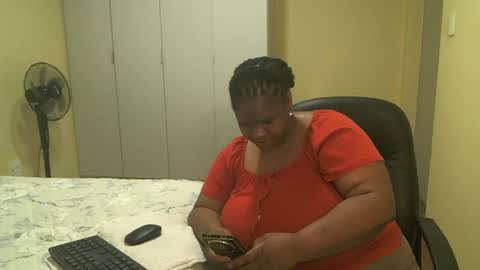 Snapshot of sweetnoziexxx chatting on December 11, 8:36 am sweetnoziexxx online show from December 11, 8:36 am