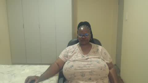 Snapshot of sweetnoziexxx chatting on January 5, 5:30 pm sweetnoziexxx online show from January 5, 5:30 pm