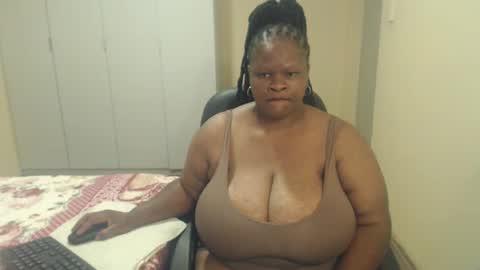 Snapshot of sweetnoziexxx chatting on January 13, 12:56 pm sweetnoziexxx online show from January 13, 12:56 pm