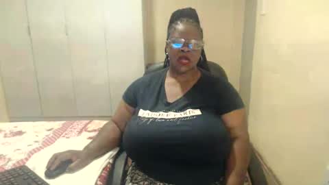 Snapshot of sweetnoziexxx chatting on January 14, 4:15 am sweetnoziexxx online show from January 14, 4:15 am