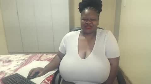 Snapshot of sweetnoziexxx chatting on January 16, 6:46 am sweetnoziexxx online show from January 16, 6:46 am