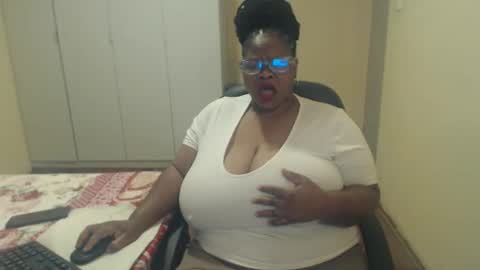Snapshot of sweetnoziexxx chatting on January 29, 5:30 am sweetnoziexxx online show from January 29, 5:30 am