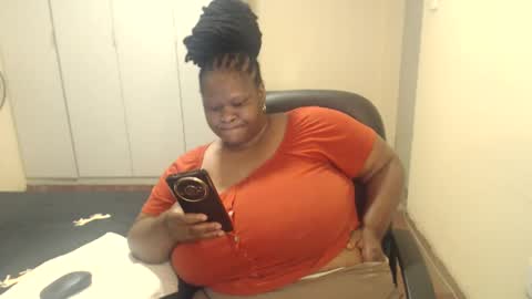 Snapshot of sweetnoziexxx chatting on February 4, 9:07 am sweetnoziexxx online show from February 4, 9:07 am