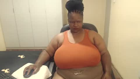 Snapshot of sweetnoziexxx chatting on February 7, 7:07 am sweetnoziexxx online show from February 7, 7:07 am