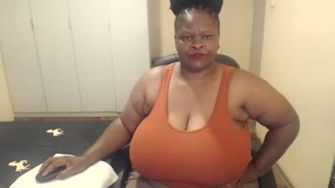 Snapshot of sweetnoziexxx chatting on February 7, 1:53 pm sweetnoziexxx online show from February 7, 1:53 pm