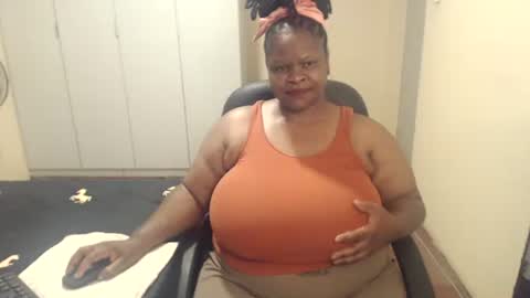 Snapshot of sweetnoziexxx chatting on February 13, 2:52 pm sweetnoziexxx online show from February 13, 2:52 pm