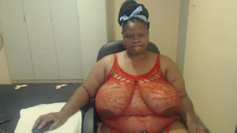 Snapshot of sweetnoziexxx chatting on February 14, 12:25 pm sweetnoziexxx online show from February 14, 12:25 pm