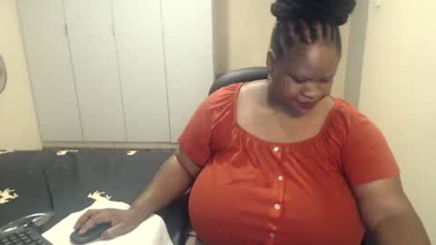 Snapshot of sweetnoziexxx chatting on February 17, 3:31 pm sweetnoziexxx online show from February 17, 3:31 pm