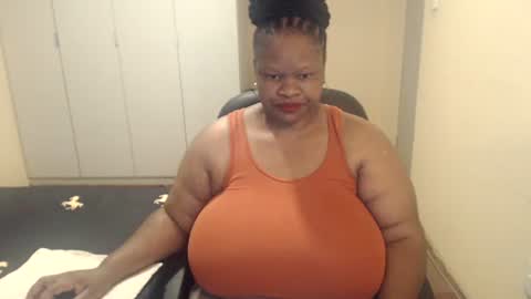 Snapshot of sweetnoziexxx chatting on February 27, 5:13 am sweetnoziexxx online show from February 27, 5:13 am