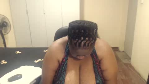 Snapshot of sweetnoziexxx chatting on March 6, 5:46 am sweetnoziexxx online show from March 6, 5:46 am