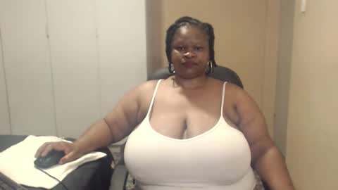 Snapshot of sweetnoziexxx chatting on October 3, 4:31 am sweetnoziexxx online show from October 3, 4:31 am