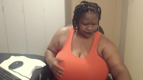 Snapshot of sweetnoziexxx chatting on October 5, 3:38 am sweetnoziexxx online show from October 5, 3:38 am