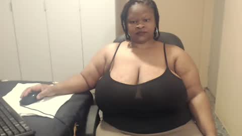 Snapshot of sweetnoziexxx chatting on October 10, 4:33 am sweetnoziexxx online show from October 10, 4:33 am
