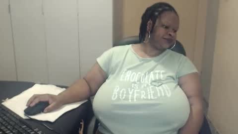 Snapshot of sweetnoziexxx chatting on October 12, 4:22 am sweetnoziexxx online show from October 12, 4:22 am