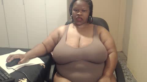 Snapshot of sweetnoziexxx chatting on October 18, 3:31 am sweetnoziexxx online show from October 18, 3:31 am