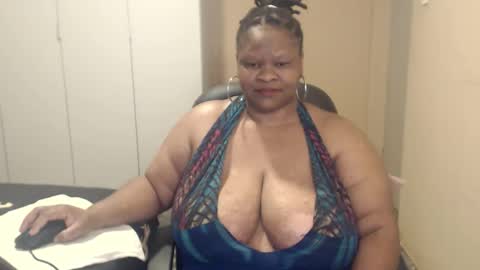 Snapshot of sweetnoziexxx chatting on October 29, 6:04 am sweetnoziexxx online show from October 29, 6:04 am