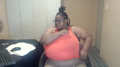 Snapshot of sweetnoziexxx chatting on November 2, 2:08 pm sweetnoziexxx online show from November 2, 2:08 pm