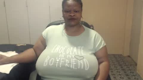 Snapshot of sweetnoziexxx chatting on November 7, 5:07 am sweetnoziexxx online show from November 7, 5:07 am