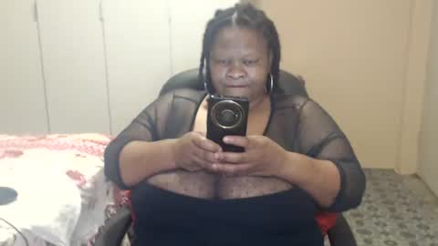 Snapshot of sweetnoziexxx chatting on November 15, 6:55 am sweetnoziexxx online show from November 15, 6:55 am