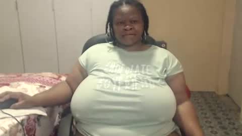 Snapshot of sweetnoziexxx chatting on November 23, 4:56 am sweetnoziexxx online show from November 23, 4:56 am