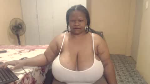 Snapshot of sweetnoziexxx chatting on December 14, 3:23 am sweetnoziexxx online show from December 14, 3:23 am