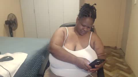 Snapshot of sweetnoziexxx chatting on May 25, 5:46 am sweetnoziexxx online show from May 25, 5:46 am