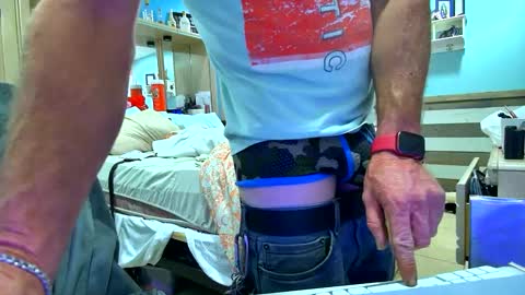 Snapshot of sweetnsexy95 chatting on February 20, 8:36 pm WeAim2PZzz online show from February 20, 8:36 pm