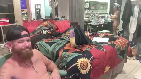 WeAim2PZzz online show from April 18, 6:50 am