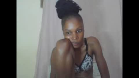 Snapshot of sweetpetite254 chatting on January 28, 2:11 am ESTHER online show from January 28, 2:11 am