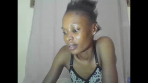 Snapshot of sweetpetite254 chatting on February 1, 6:29 pm ESTHER online show from February 1, 6:29 pm