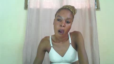 Snapshot of sweetpetite254 chatting on February 11, 12:58 pm ESTHER online show from February 11, 12:58 pm