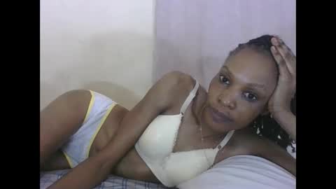 Snapshot of sweetpetite254 chatting on October 4, 2:48 pm ESTHER online show from October 4, 2:48 pm