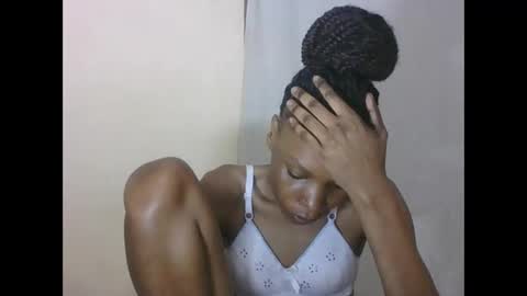 Snapshot of sweetpetite254 chatting on October 16, 1:39 am ESTHER online show from October 16, 1:39 am