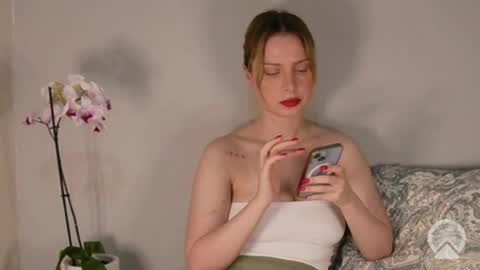Snapshot of sweetpunisher1 chatting on June 18, 9:52 pm sweetpunisher1 online show from June 18, 9:52 pm