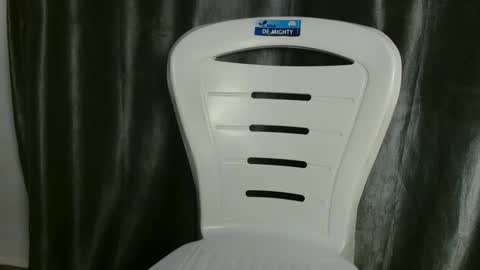 Snapshot of sweetpussy135 chatting on November 29, 4:37 am slim ivy online show from November 29, 4:37 am