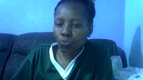 Snapshot of sweetqueen20 chatting on June 11, 2:00 am queen online show from June 11, 2:00 am