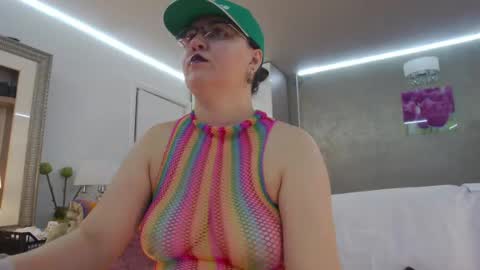 SweetRaisa online show from May 2, 9:42 pm
