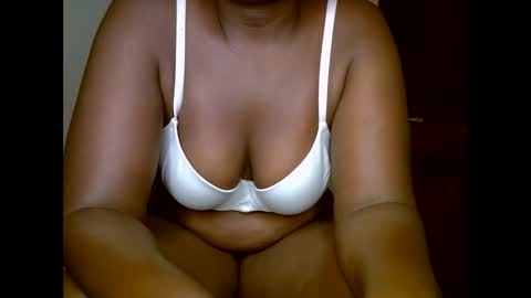 sweetrenne online show from March 11, 12:33 am